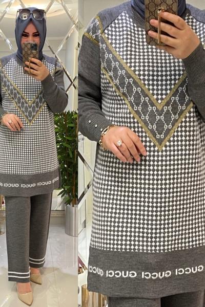 Etek ucu yazılı triko takım gri